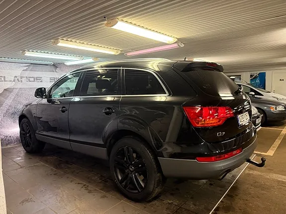 Audi Q7 2008 photo 4