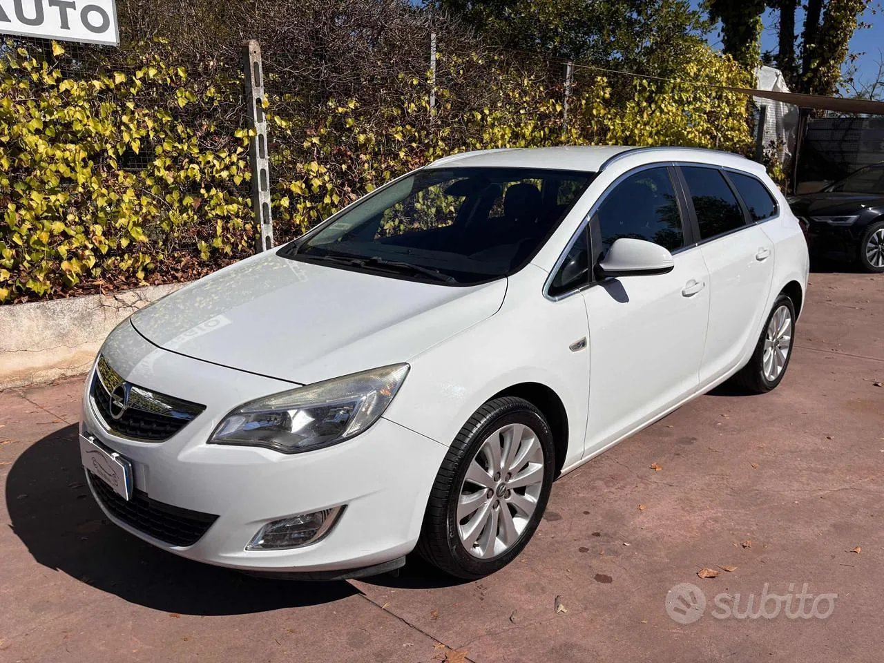 Opel Astra 2012 photo 3