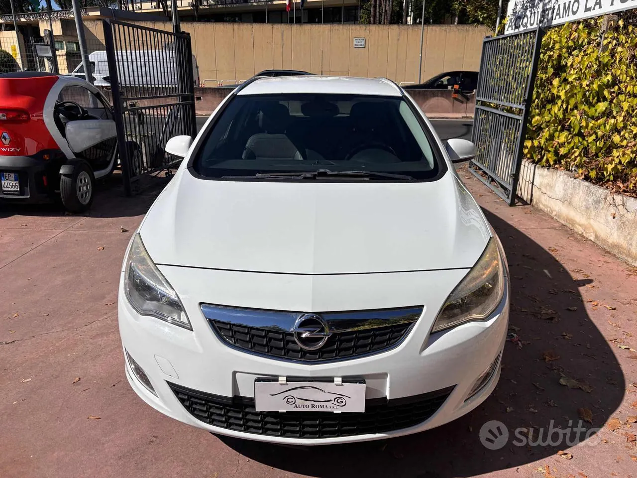 Opel Astra 2012 photo 2
