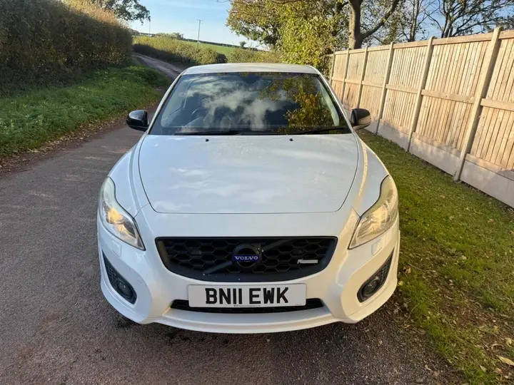 Volvo C30 2011 photo 2