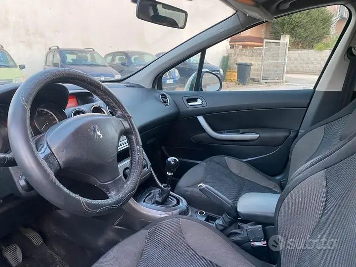 Peugeot 308 2008 photo 4