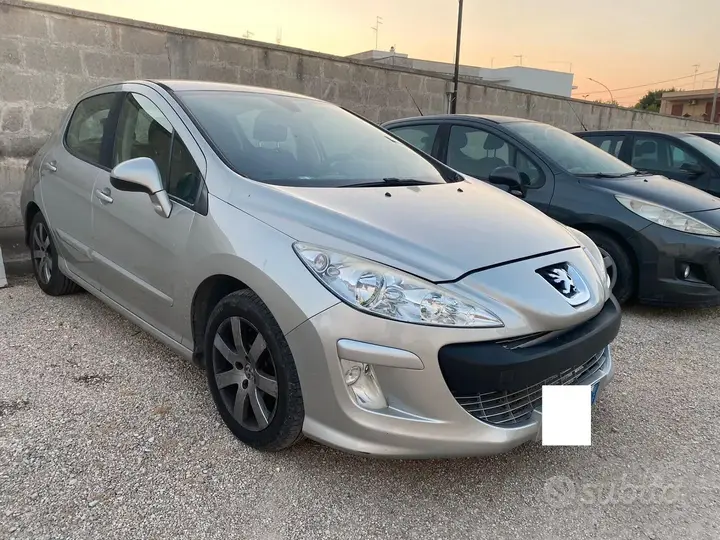Peugeot 308 2008 photo 2