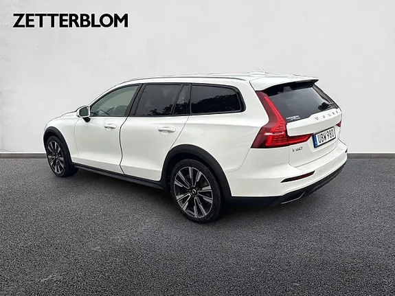 Volvo V60 Cross Country 2019 photo 3