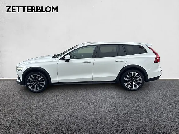 Volvo V60 Cross Country 2019 photo 2
