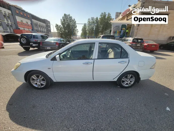 Mitsubishi Lancer 2010 photo 5