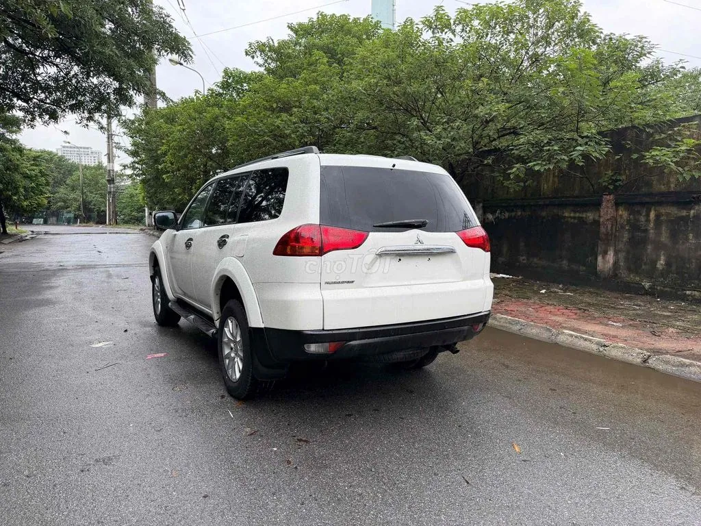Mitsubishi Pajero Sport 2012 photo 4