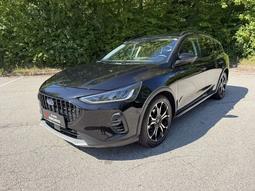 Ford Focus 2023 photo 2