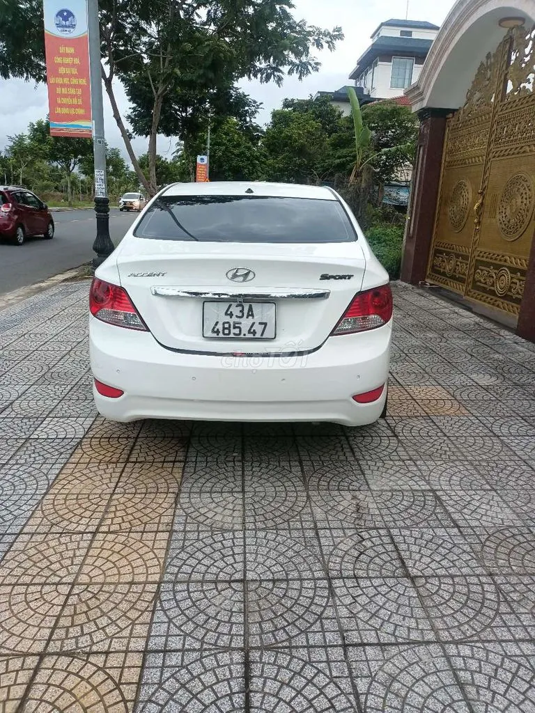 Hyundai Accent 2013 photo 4