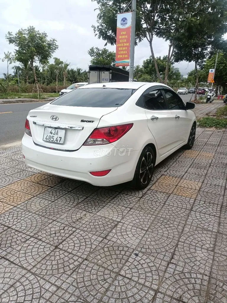 Hyundai Accent 2013 photo 5