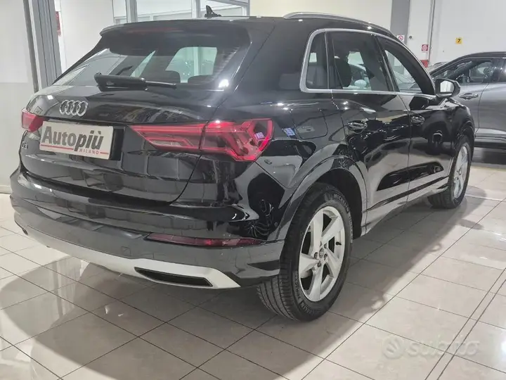 Audi Q3 2022 photo 2