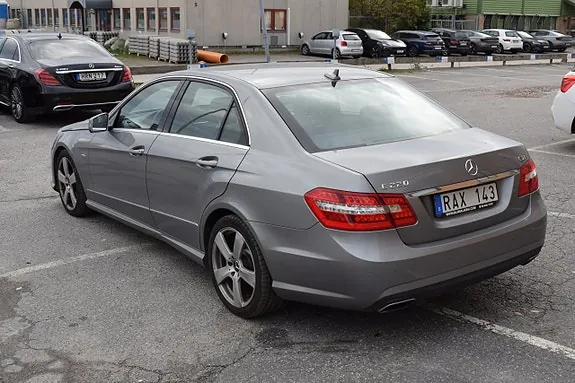 Mercedes-Benz E220 2012 photo 4