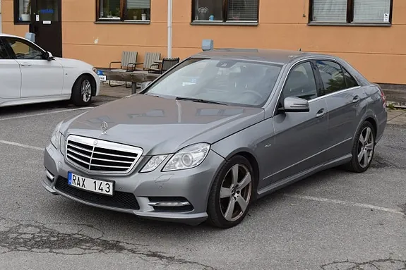Mercedes-Benz E220 2012 photo 3