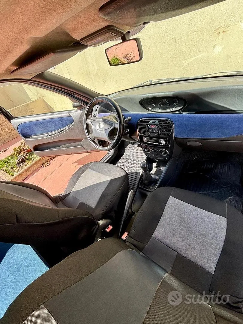 Lancia Y 1998 photo 2