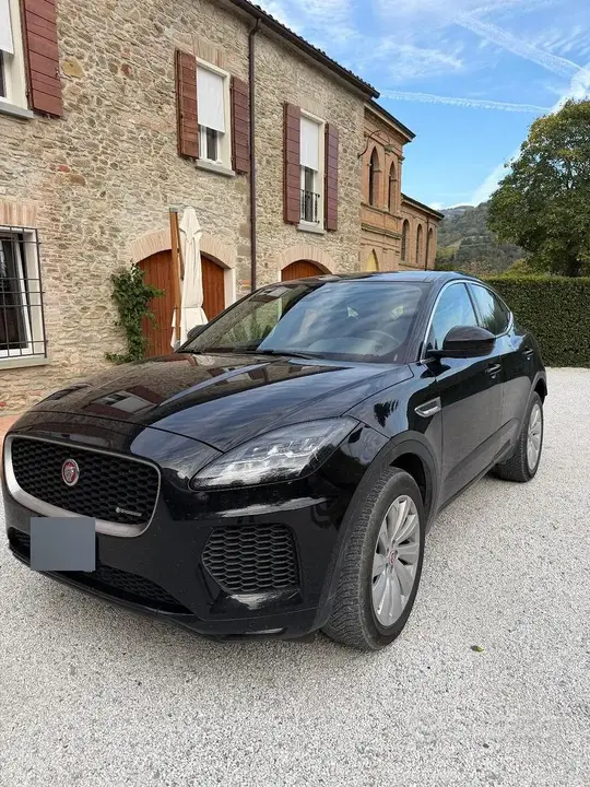 Jaguar E-Pace 2019 photo 4