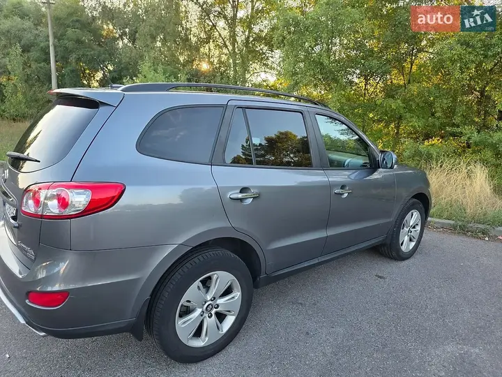 Hyundai Santa Fe 2012 photo 5