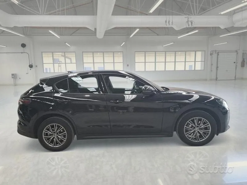 Alfa Romeo Stelvio 2023 photo 3