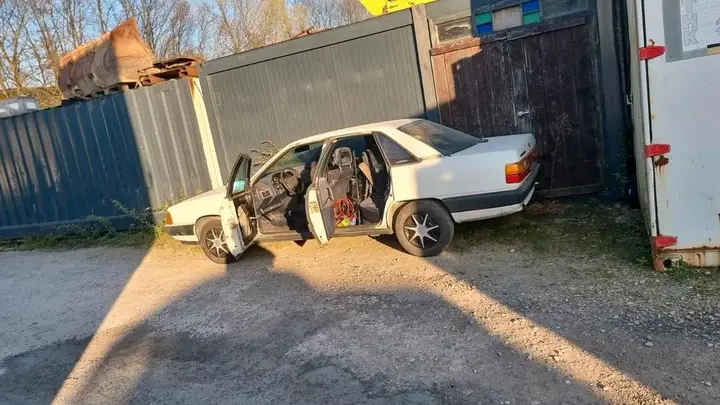 Audi 100