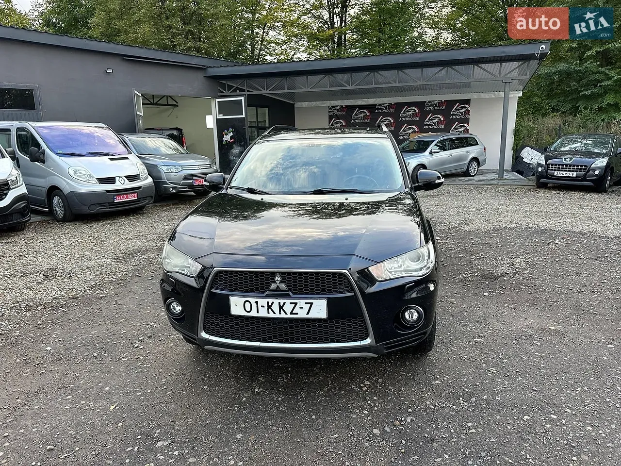 Mitsubishi Outlander 2011 photo 4