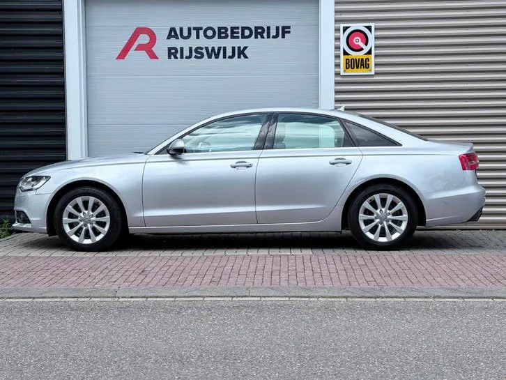 Audi A6 2012 photo 2