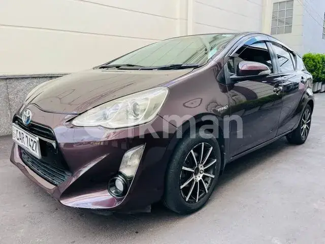 Toyota Aqua 2015 photo 2