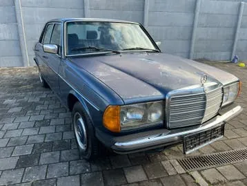 Mercedes-Benz 240D