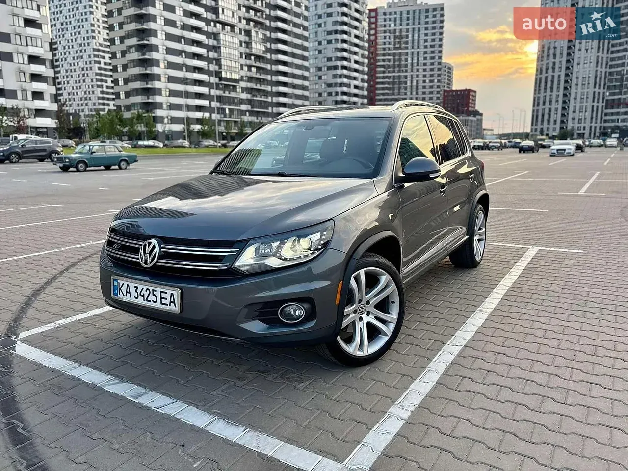 Volkswagen Tiguan 2012 photo 2
