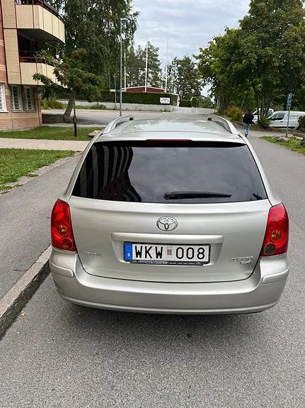 Toyota Avensis 2004 photo 4
