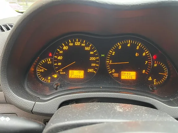 Toyota Avensis 2004 photo 5