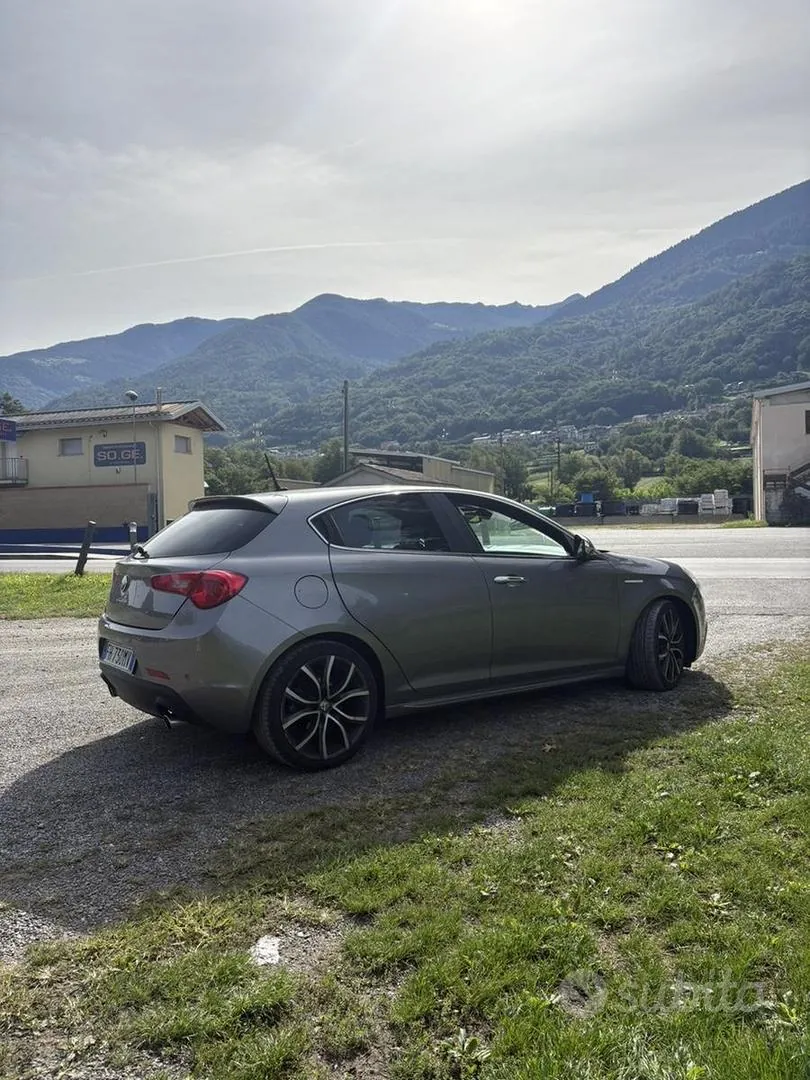 Alfa Romeo Giulietta 2017 photo 4