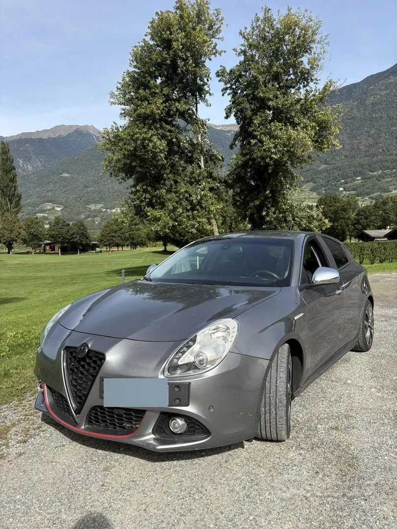Alfa Romeo Giulietta 2017 photo 2