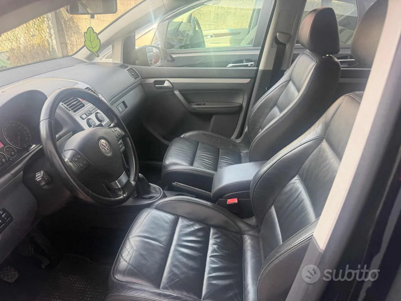 Volkswagen Touran 2009 photo 3