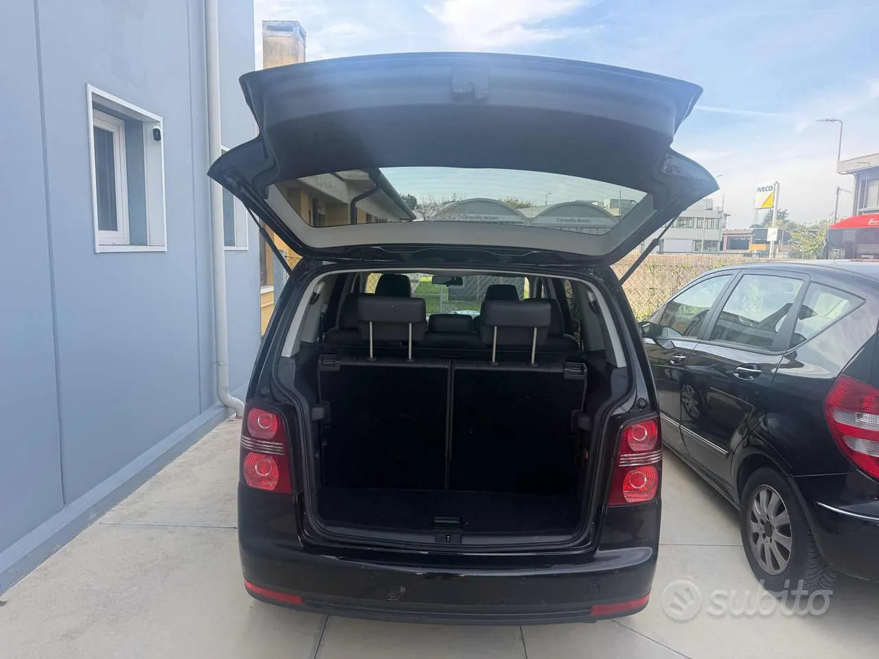Volkswagen Touran 2009 photo 5