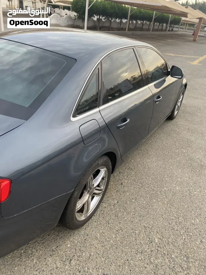 Audi A4 2009 photo 2