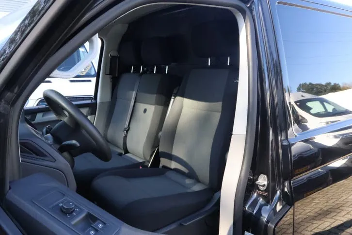 Volkswagen Transporter 2017 photo 2