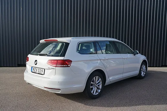 Volkswagen Passat 2016 photo 2