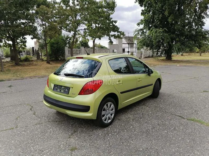 Peugeot 207 2007 photo 4