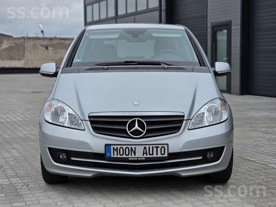 Mercedes-Benz A180 2009 photo 3