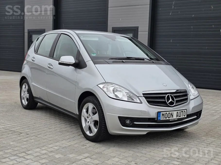 Mercedes-Benz A180 2009 photo 4