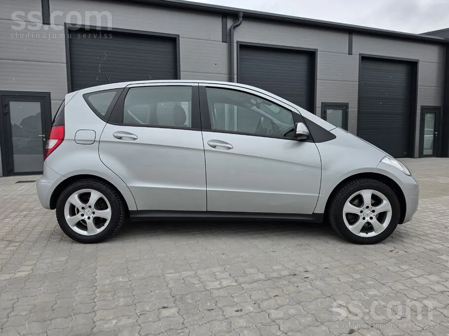 Mercedes-Benz A180 2009 photo 5