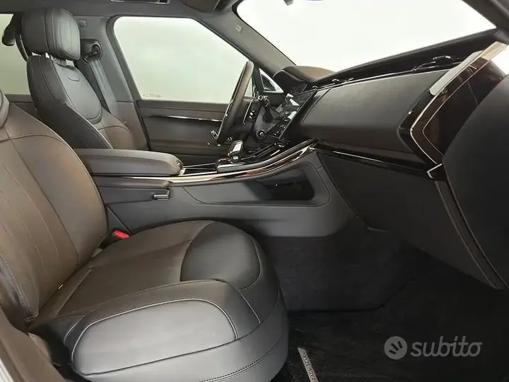 Land Rover Range Rover Sport 2026 photo 3