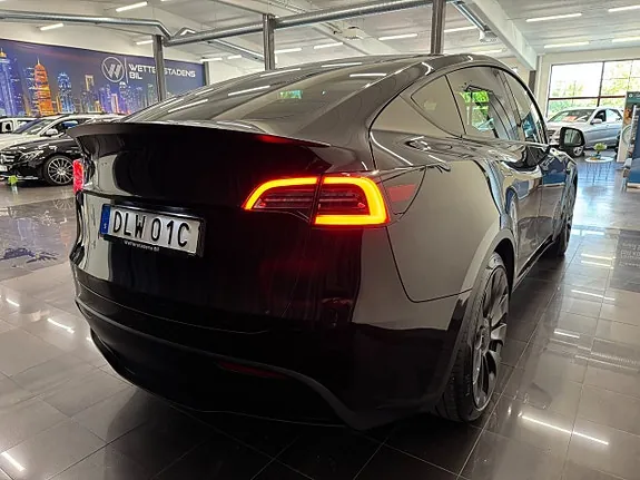 Tesla Model Y 2023 photo 5