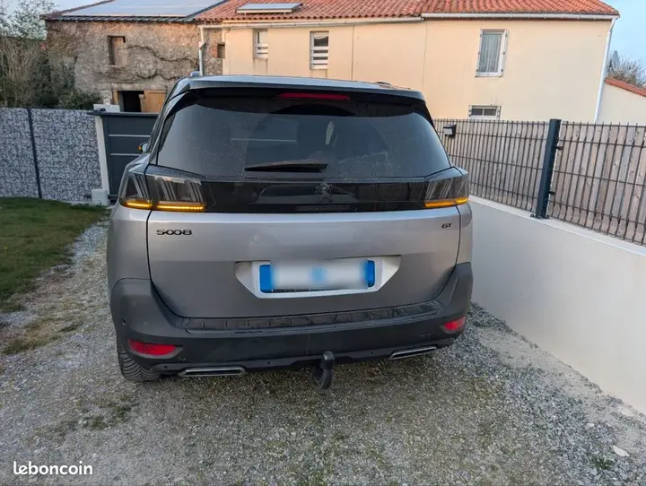 Peugeot 5008 2022 photo 3