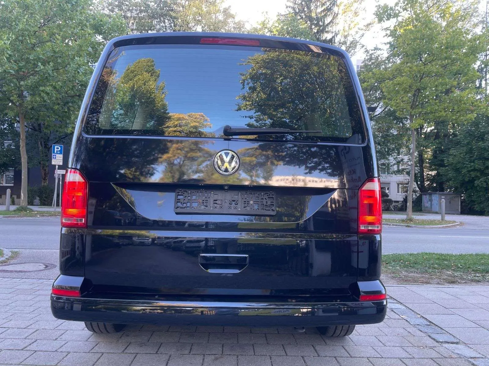 Volkswagen T6 Multivan 2016 photo 4