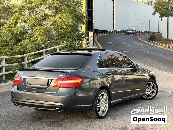 Mercedes-Benz E200 2010 photo 2