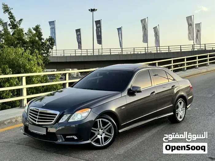 Mercedes-Benz E200