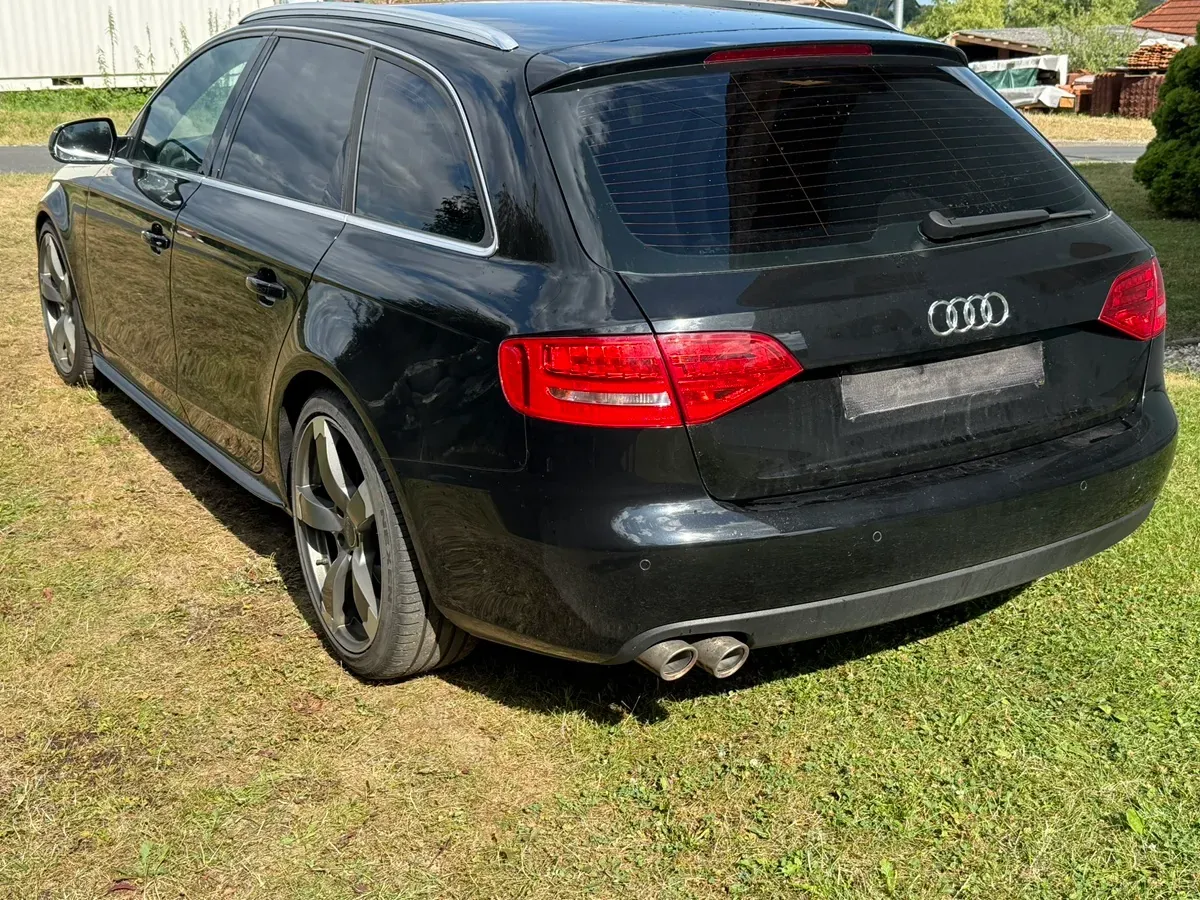 Audi A4 2010 photo 3