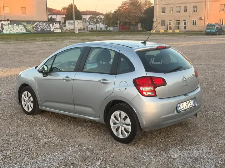 Citroen C3 2011 photo 2