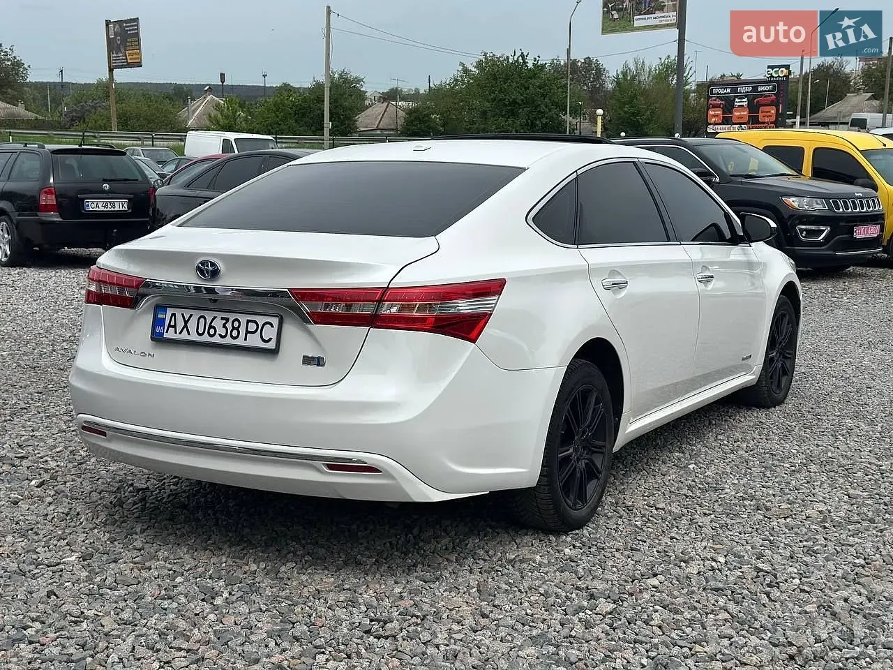 Toyota Avalon 2015 photo 2