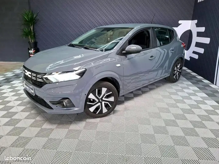 Dacia Sandero 2024 photo 2