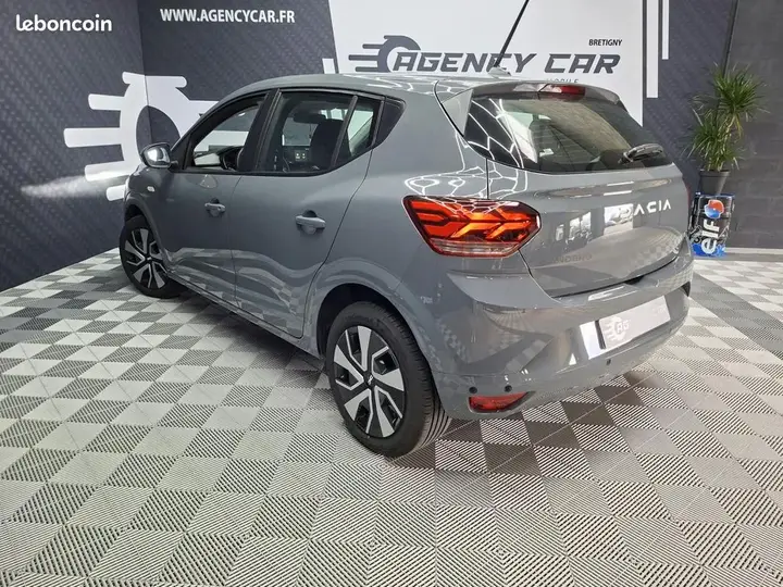 Dacia Sandero 2024 photo 3